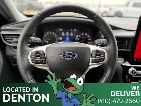 Used 2023 Ford Explorer Limited w/ Limited Technology Package image 18