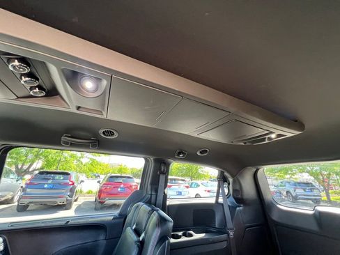 Used 2019 Dodge Grand Caravan GT FWD image 21