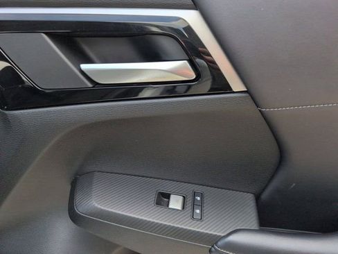 Used 2025 Mitsubishi Outlander SE FWD image 33