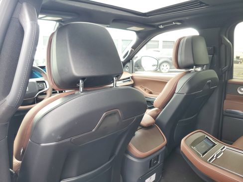 New 2026 Lincoln Navigator Reserve AWD/4WD image 28
