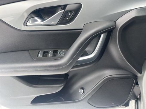 Used 2020 Chevrolet Blazer LT image 17