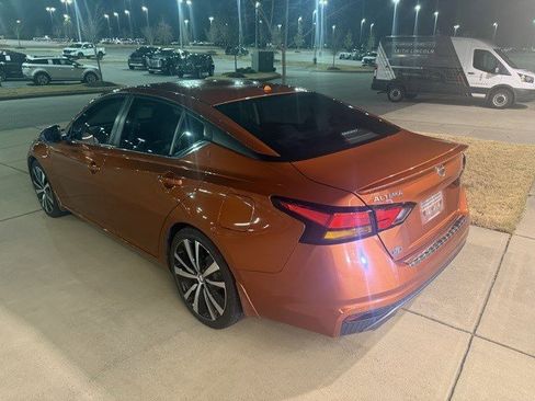 Used 2021 Nissan Altima 2.5 SR w/ SR Premium Package image 7