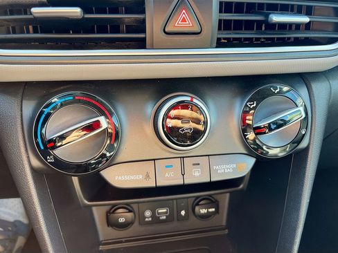 Used 2021 Hyundai Kona SEL Plus w/ Cargo Package AWD/4WD image 15