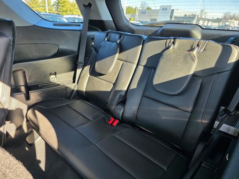 Certified 2022 Ford Explorer XLT w/ Equipment Group 202A image 9