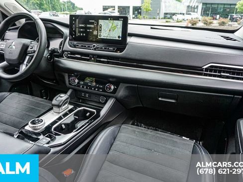 Used 2025 Mitsubishi Outlander SE FWD image 27