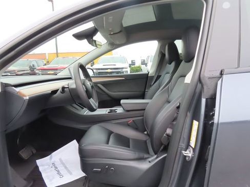 Used 2023 Tesla Model Y AWD image 14
