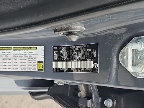 Used 2024 Toyota Corolla LE FWD image 39