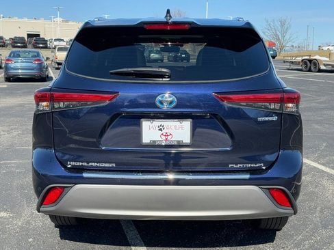 Used 2023 Toyota Highlander Platinum image 7