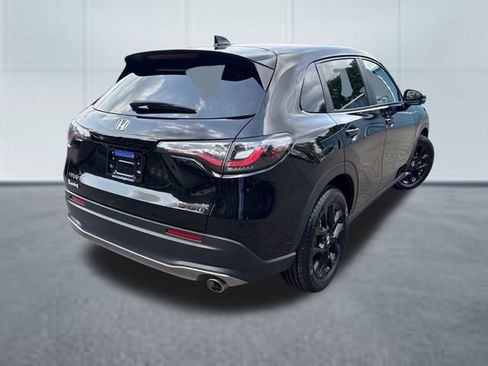 Used 2025 Honda HR-V Sport image 4