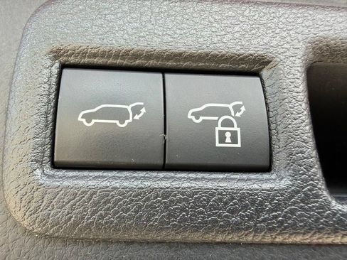 Used 2021 Toyota Venza XLE w/ Softex Package AWD/4WD image 26
