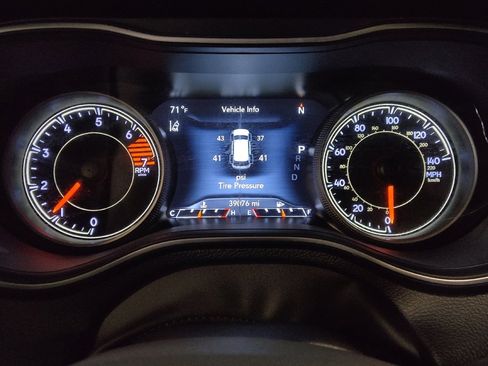 Used 2023 Jeep Cherokee Altitude Lux AWD/4WD image 23