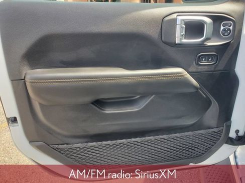 Used 2025 Jeep Wrangler Unlimited Sahara w/ Technology Group AWD/4WD image 13