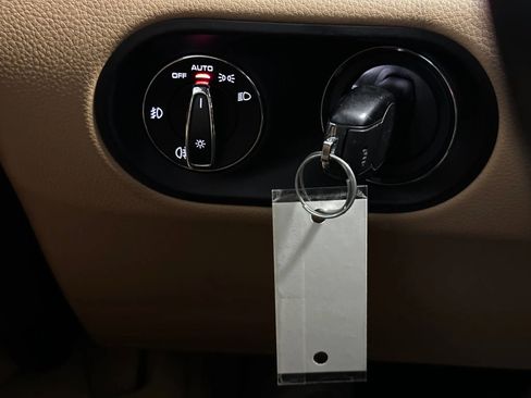 Used 2017 Porsche Macan image 35