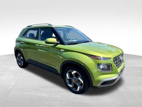 Used 2024 Hyundai Venue SEL FWD image 9