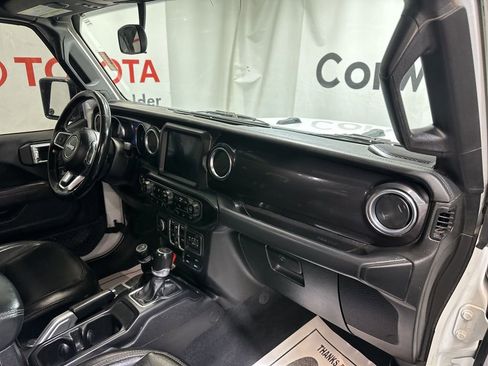 Used 2020 Jeep Wrangler Unlimited Sahara image 11