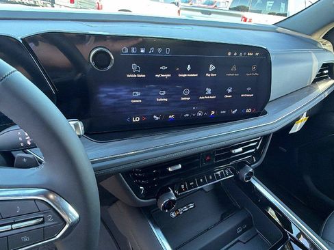 New 2026 Chevrolet Suburban Z71 w/ Comfort Package AWD/4WD image 28
