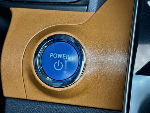 Used 2019 Toyota Avalon Limited w/ Advanced Safety Package FWD image 21