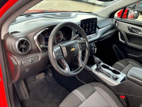Used 2025 Chevrolet Blazer LT image 8