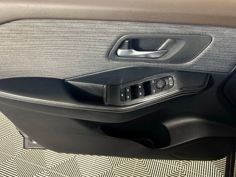 Used 2023 Nissan Rogue SV image 27