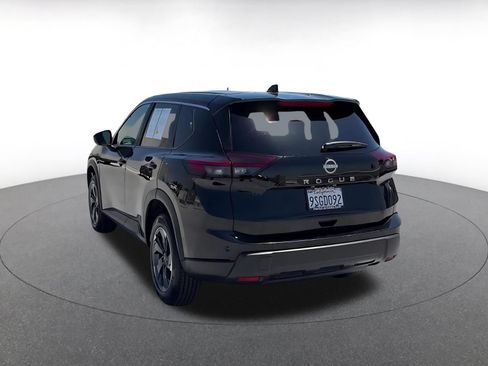 Used 2025 Nissan Rogue SV FWD image 11