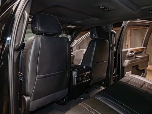 Used 2024 Chevrolet Silverado 2500 High Country w/ High Country Premium Package image 26