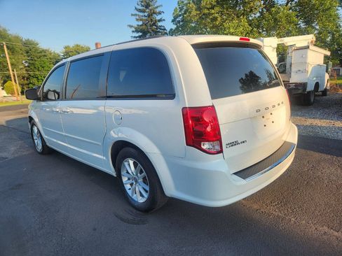 Used 2016 Dodge Grand Caravan SXT FWD image 6