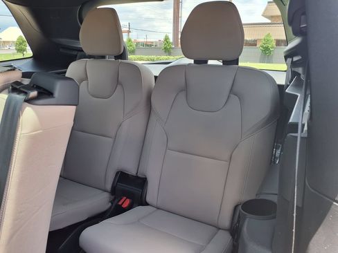 New 2026 Volvo XC90 B5 Plus w/ Protection Package Premier AWD/4WD image 17