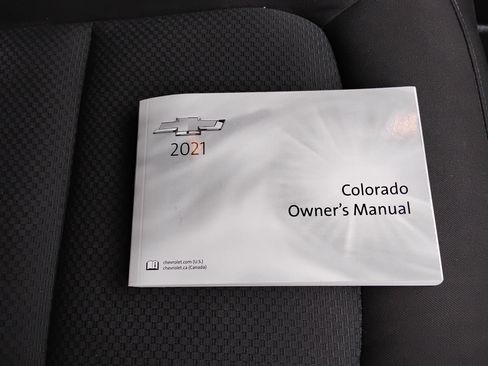 Used 2021 Chevrolet Colorado LT w/ Fleet Safety Package image 32