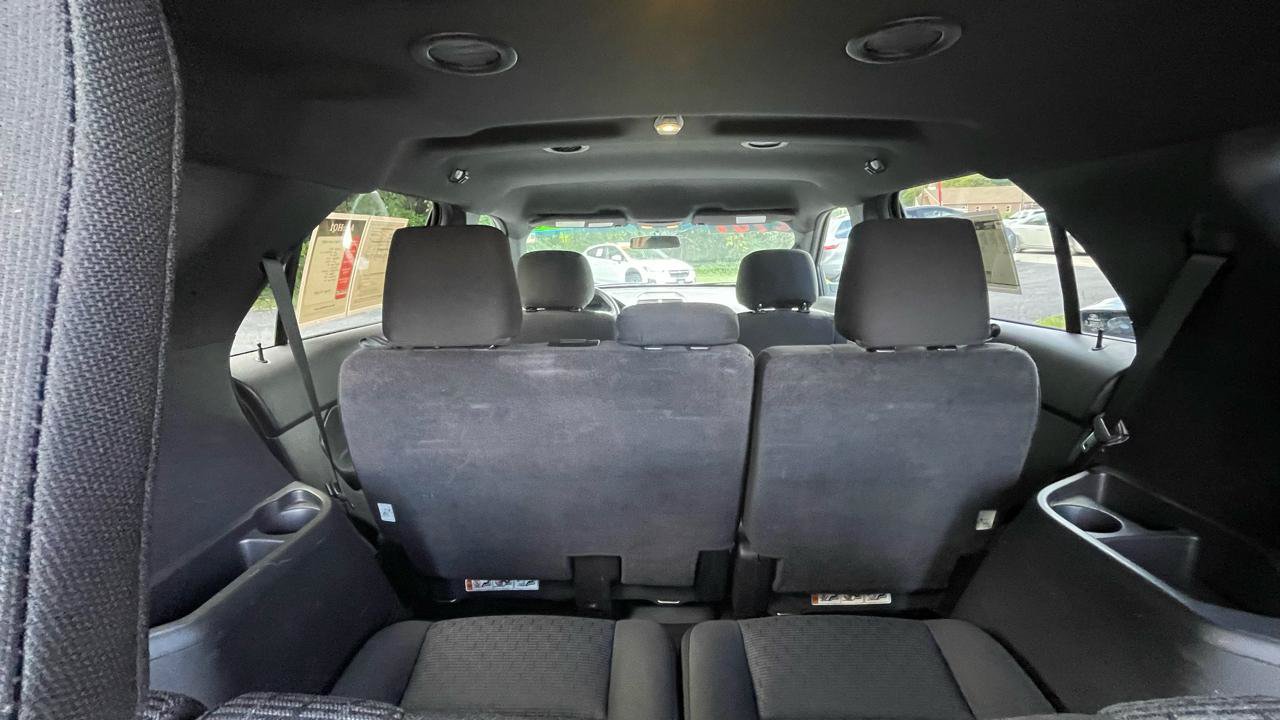 Used 2015 Ford Explorer XLT AWD/4WD image 24