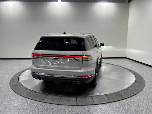 Used 2022 Lincoln Aviator Reserve w/ Equipment Group 201A AWD/4WD image 7