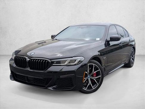 Used 2023 BMW 530e w/ M Sport Package RWD image 1