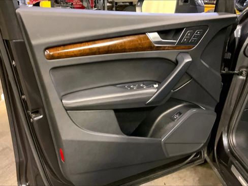 Used 2020 Audi Q5 2.0T Premium Plus image 21