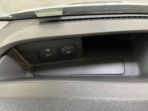 New 2024 Ford Transit 250 148 Medium Roof image 25