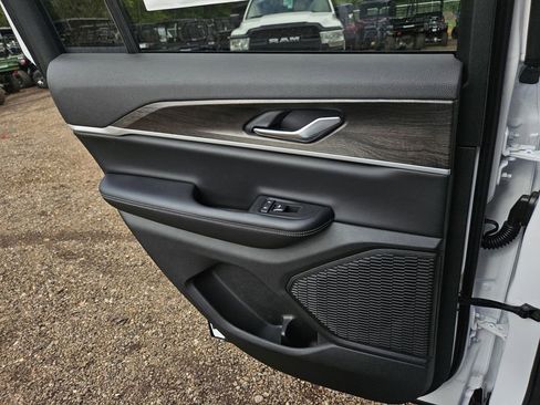 New 2026 Jeep Grand Cherokee Altitude RWD image 30