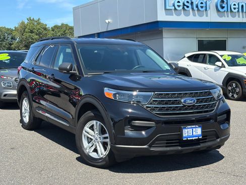 Used 2023 Ford Explorer XLT AWD/4WD image 30