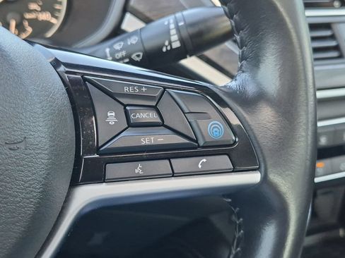 Used 2024 Nissan Altima 2.5 SV w/ SV Premium Package AWD/4WD image 16