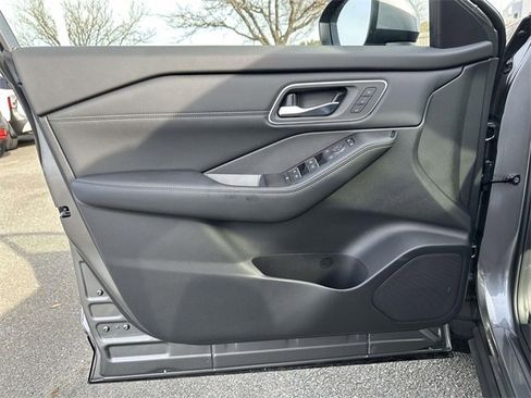 New 2026 Nissan Rogue Platinum w/ Platinum Premium Package image 14