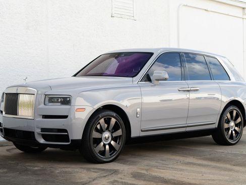 Used 2024 Rolls-Royce Cullinan image 11