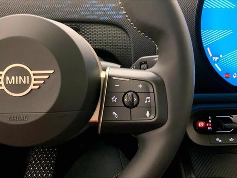 Certified 2025 MINI Cooper Countryman S w/ Comfort Package Max image 19