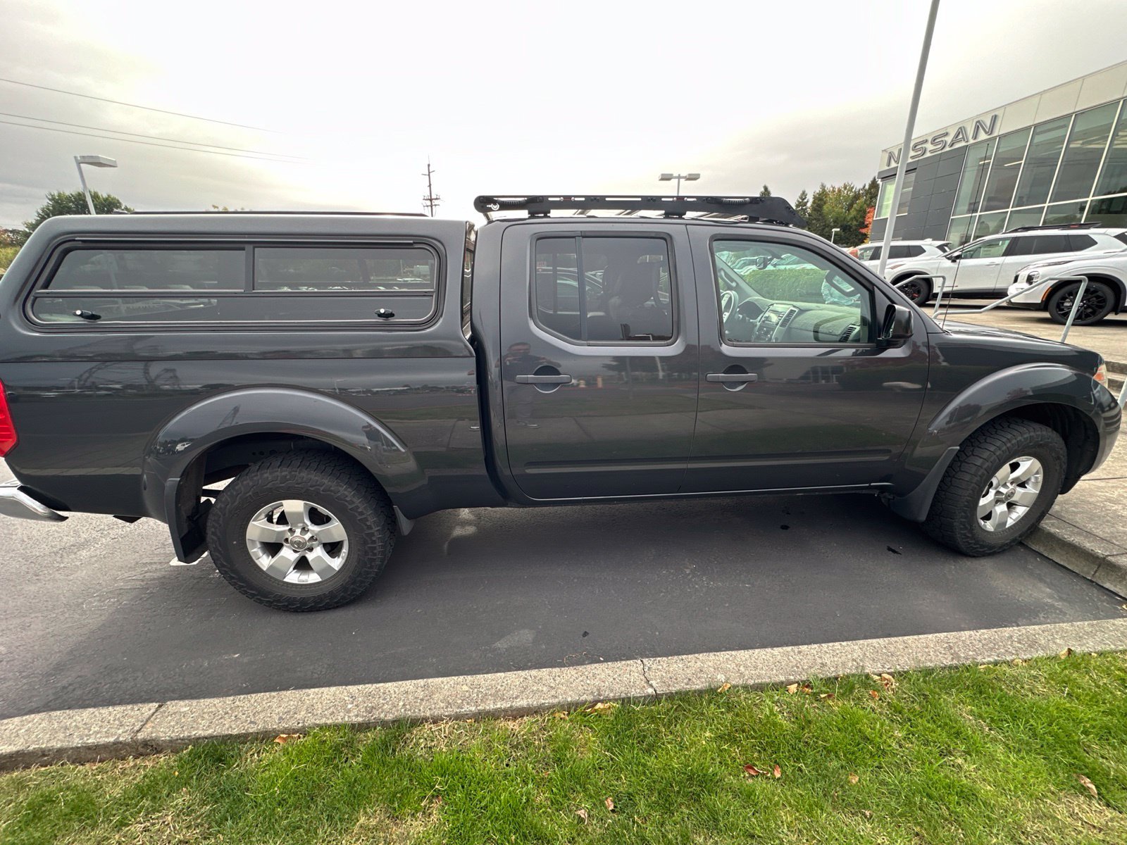 Used 2013 Nissan Frontier SV w/ SV Value Truck Pkg AWD/4WD image 6