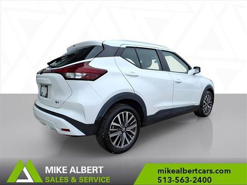 Used 2021 Nissan Kicks SV image 7
