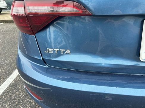 Used 2020 Volkswagen Jetta SE w/ SE Cold Weather Package image 7