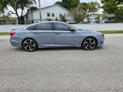 Used 2022 Honda Accord Sport image 2
