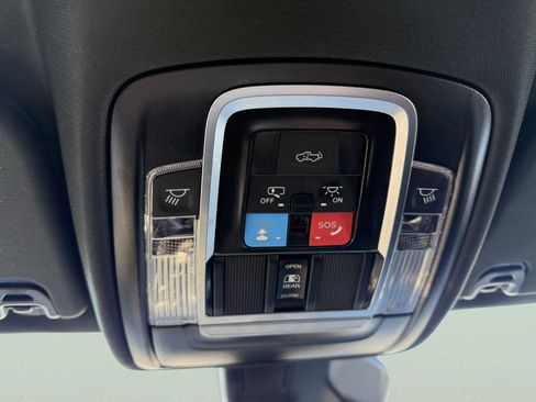 Used 2025 RAM 1500 Big Horn AWD/4WD image 22