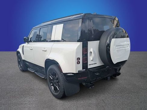 Used 2025 Land Rover Defender 110 X-Dynamic SE AWD/4WD image 3