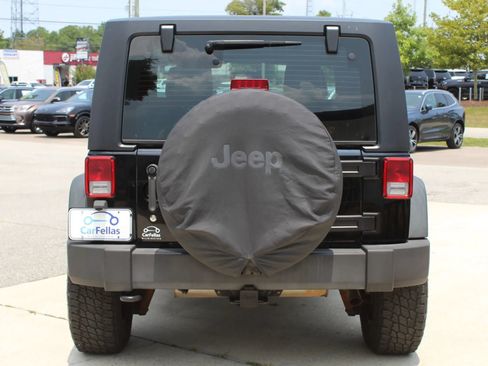 Used 2012 Jeep Wrangler Rubicon w/ PWR Convenience Group AWD/4WD image 4