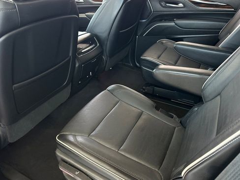 Used 2023 Cadillac Escalade Premium Luxury RWD image 14