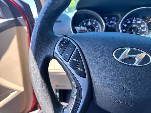 Used 2016 Hyundai Elantra SE w/ Option Group 02 FWD image 12