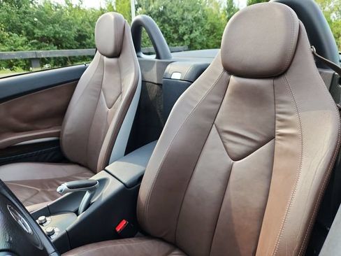Used 2005 Mercedes-Benz SLK 350 image 25