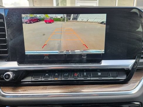 Used 2024 GMC Sierra 1500 Elevation image 17